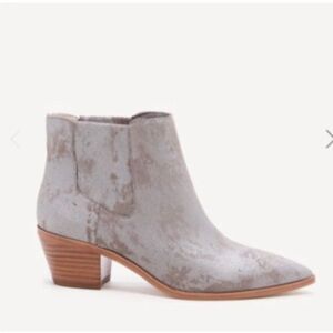 SILVER SOLE SOCIETY BOOTIES